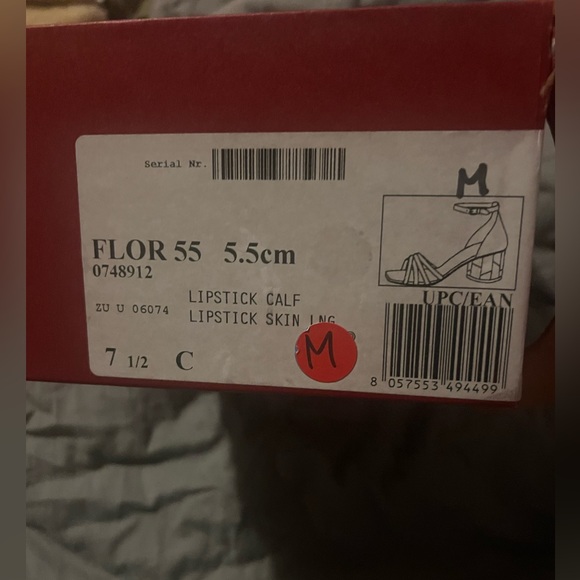 ‼️SOLD‼️Salvatore Ferragamo Red low heel size 7c - Picture 2 of 6